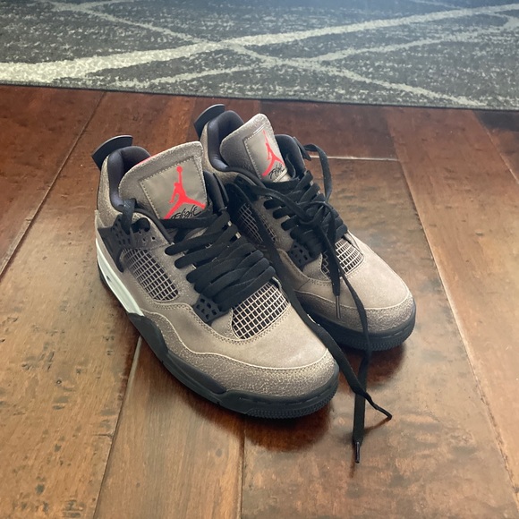 Jordan 4 Taupe Haze main image 6